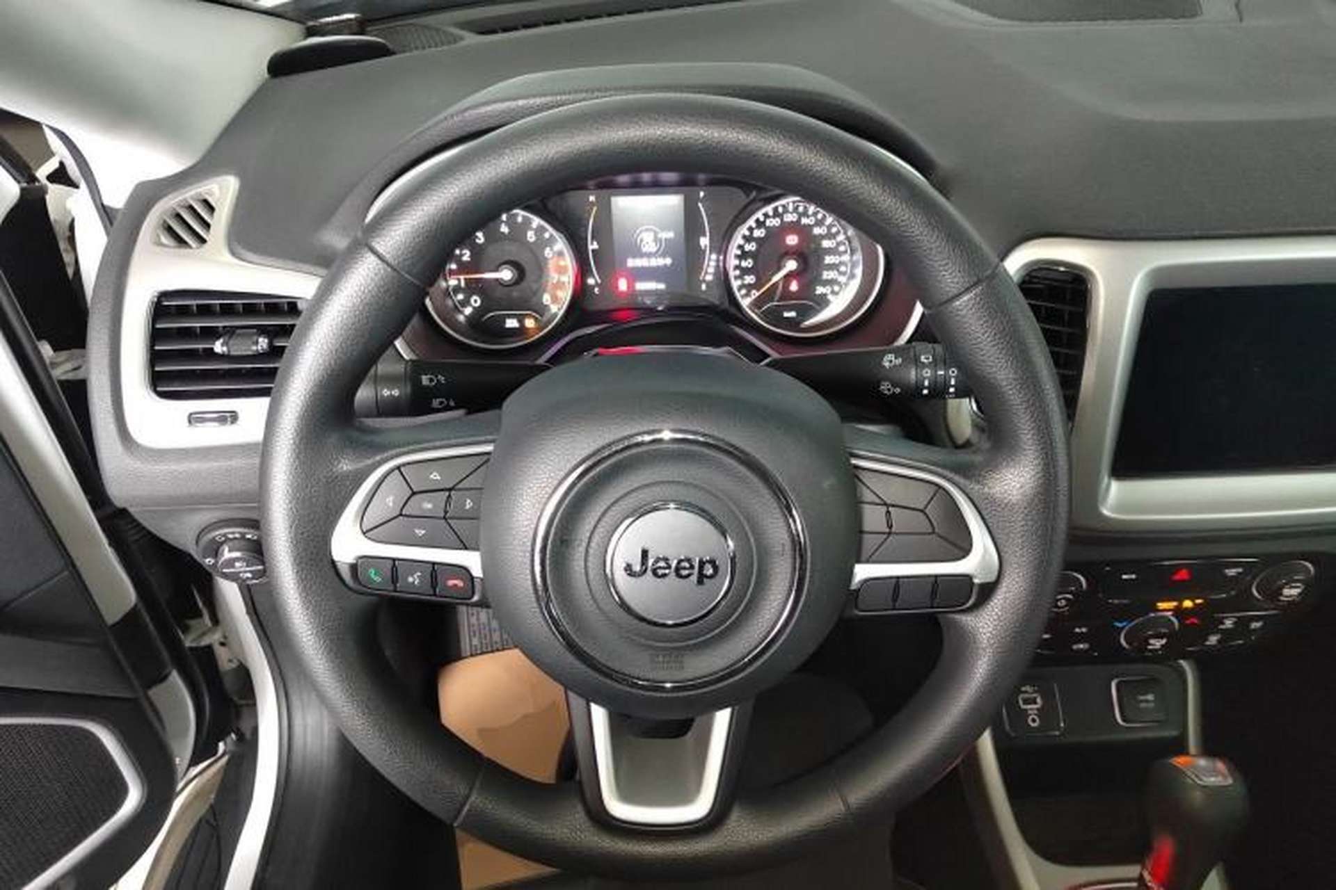 Used Jeep Compass 2020 220T Automatic Leading Edition Steering Wheel