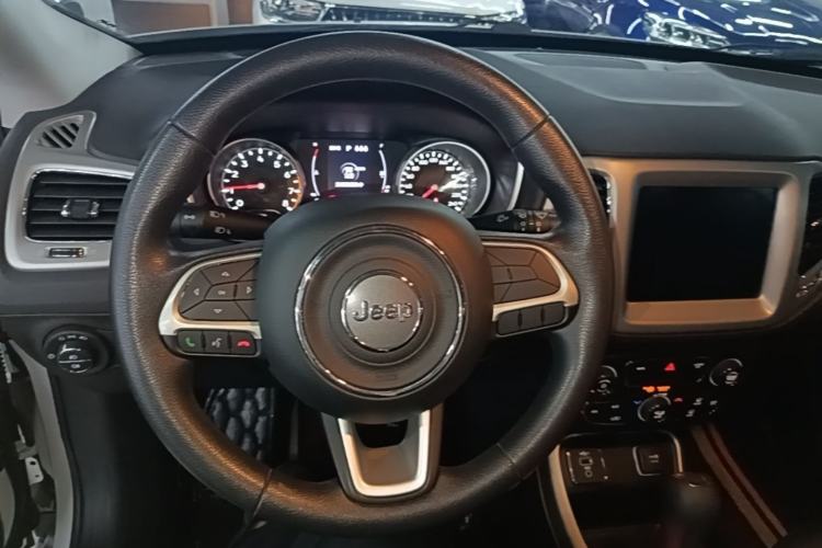 Used Jeep Compass 2020 220T Automatic Leading Edition Steering Wheel