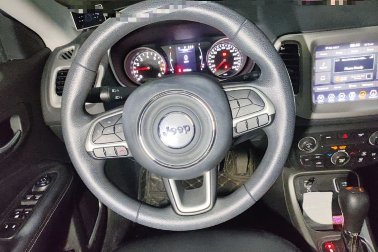 Used Jeep Compass 2020 220T Automatic Leading Edition Steering Wheel