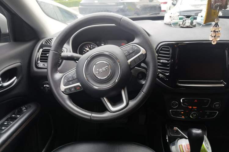 Used Jeep Compass 2020 220T Automatic Elite Edition Steering Wheel
