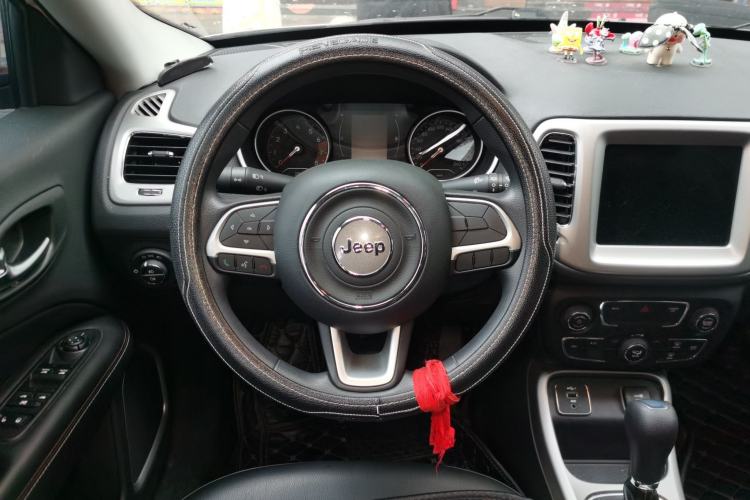 Used Jeep Compass 2020 220T Automatic Leading Edition Steering Wheel