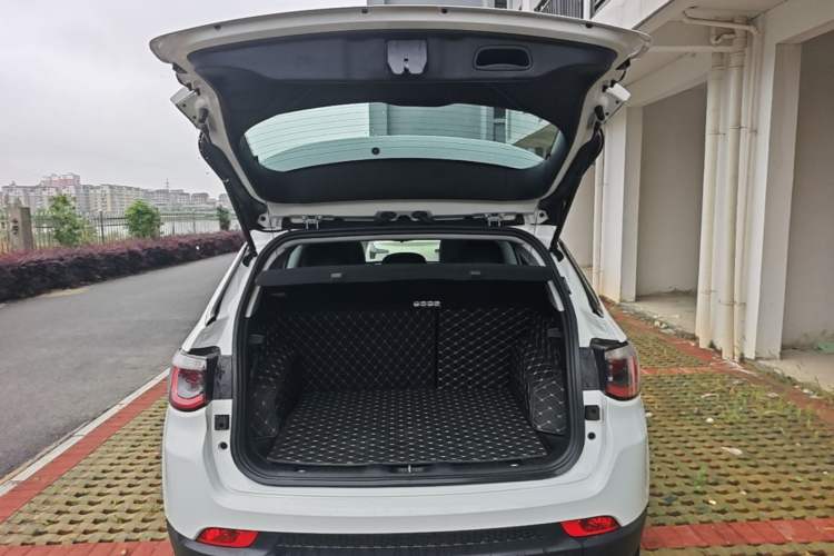 Used Jeep Compass 2020 220T Automatic Leading Edition Trunk