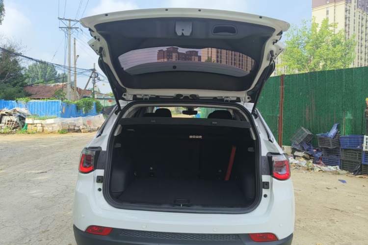 Used Jeep Compass 2020 220T Automatic Leading Edition Trunk