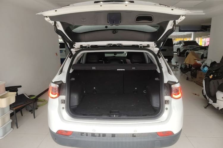 Used Jeep Compass 2020 220T Automatic Leading Edition Trunk