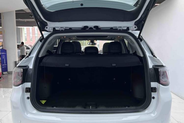Used Jeep Compass 2020 220T Automatic Leading Edition Trunk