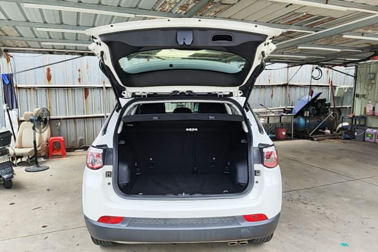 Used Jeep Compass 2020 220T Automatic Leading Edition Trunk