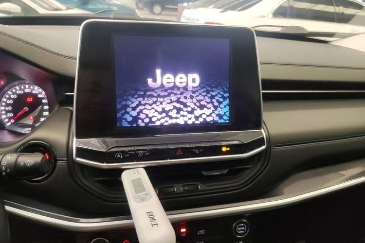 Used Jeep Compass 2021 220T Automatic Leading Edition Audio And AC Panel