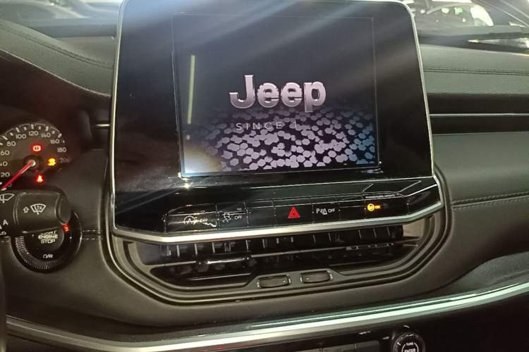 Used Jeep Compass 2021 220T Automatic Leading Edition Audio And AC Panel