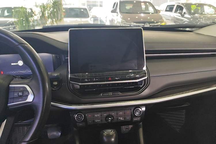 Used Jeep Compass 2021 220T Automatic Elite Edition Audio And AC Panel
