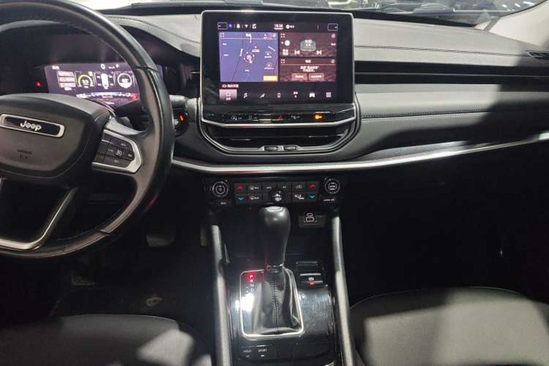 Used Jeep Compass 2021 220T Automatic Elite Edition Audio And AC Panel