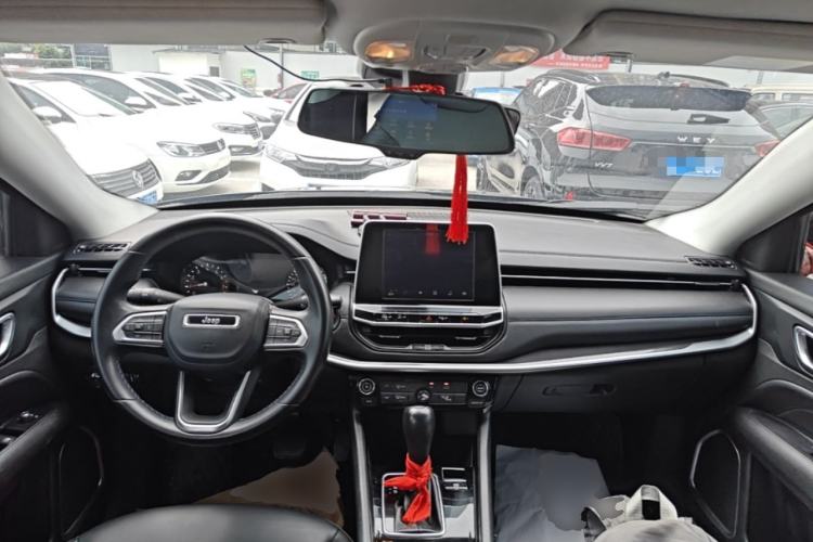 Used Jeep Compass 2021 220T Automatic Leading Edition Center Console