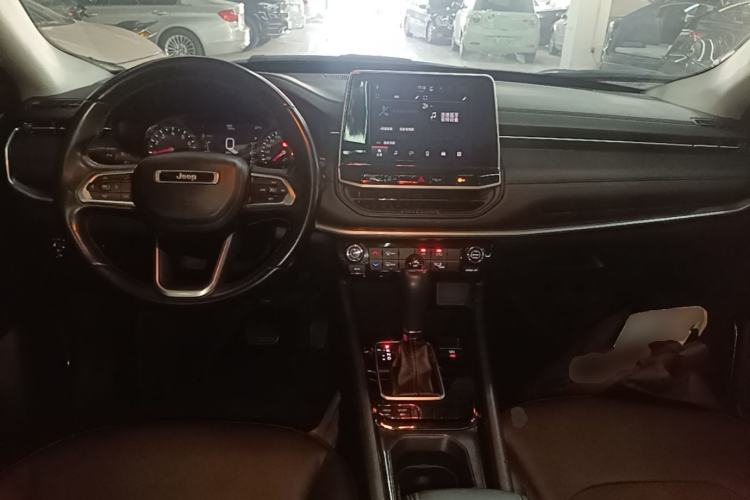 Used Jeep Compass 2021 220T Automatic Leading Edition Center Console