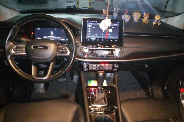 Used Jeep Compass 2021 220T Automatic Elite Edition Center Console