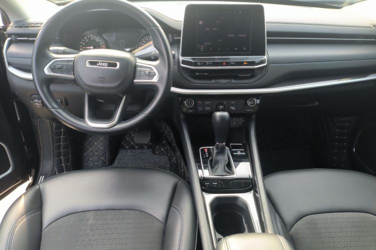 Used Jeep Compass 2021 220T Automatic Leading Edition Center Console