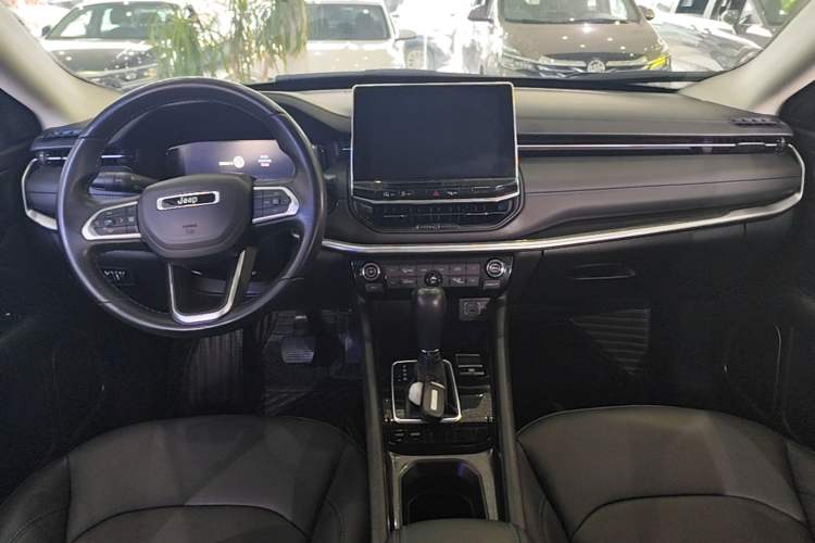 Used Jeep Compass 2021 220T Automatic Elite Edition Center Console