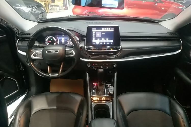 Used Jeep Compass 2021 220T Automatic Leading Edition Center Console