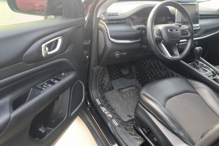 Used Jeep Compass 2021 220T Automatic Leading Edition Driver Seat