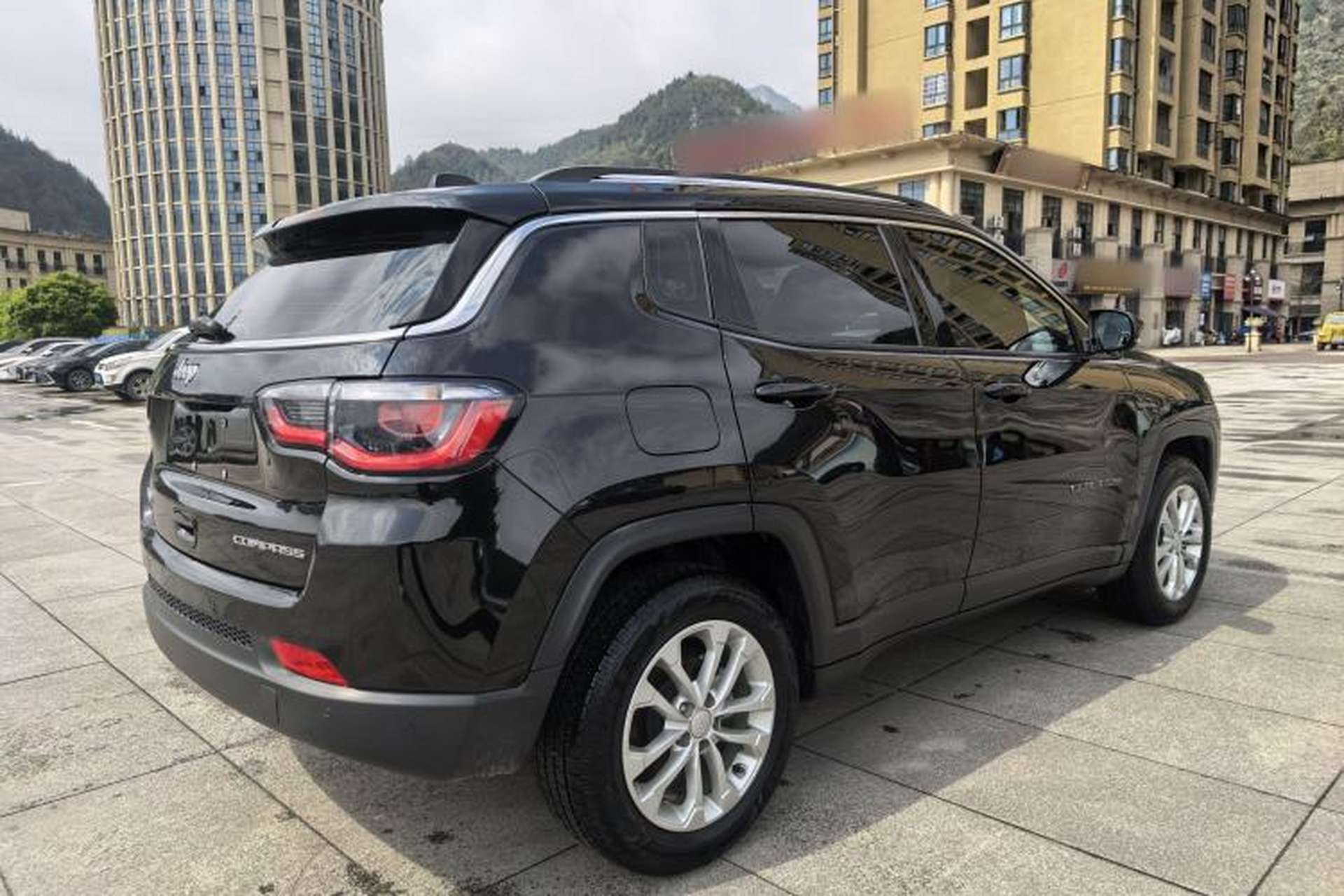 Used Jeep Compass 2021 220T Automatic Leading Edition Exterior 4
