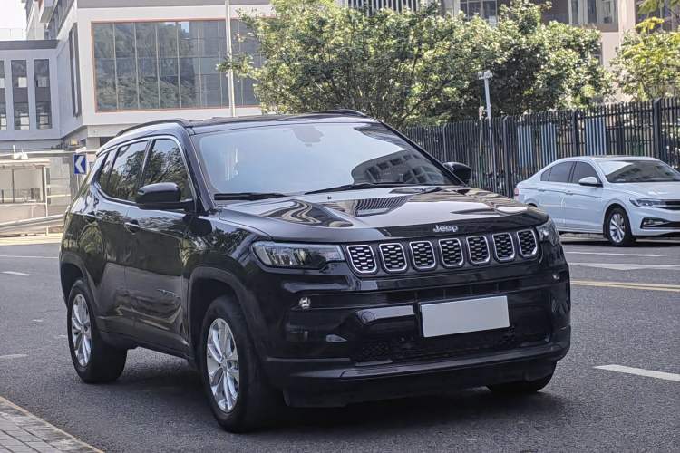 Used Jeep Compass 2021 220T Automatic Leading Edition Front Right 45 Deg
