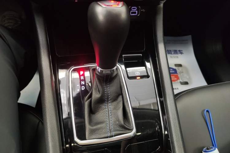 Used Jeep Compass 2021 220T Automatic Leading Edition Gear Lever