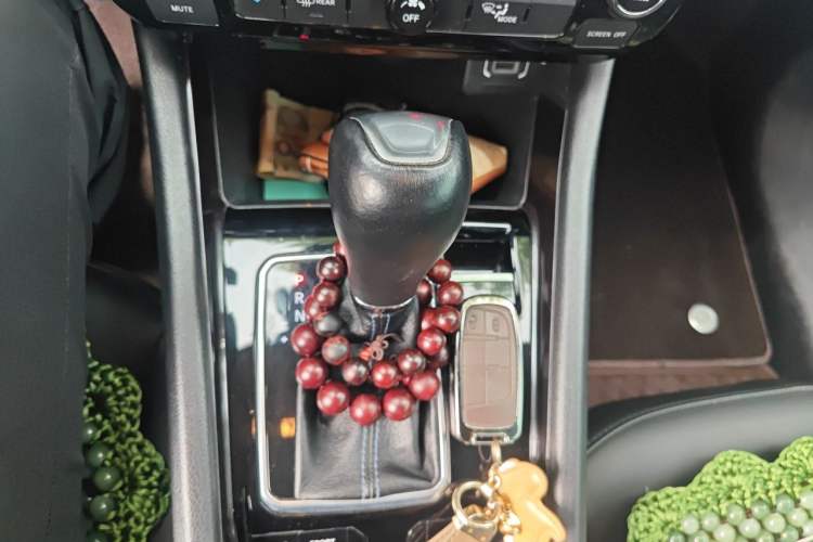 Used Jeep Compass 2021 220T Automatic Leading Edition Gear Lever