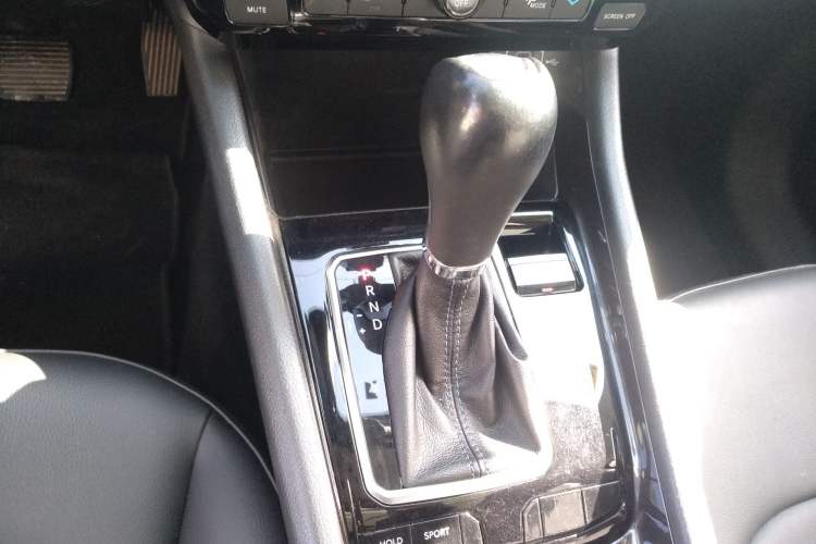 Used Jeep Compass 2021 220T Automatic Elite Edition Gear Lever