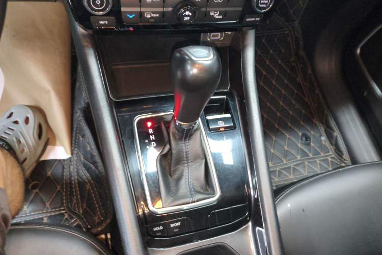 Used Jeep Compass 2021 220T Automatic Leading Edition Gear Lever