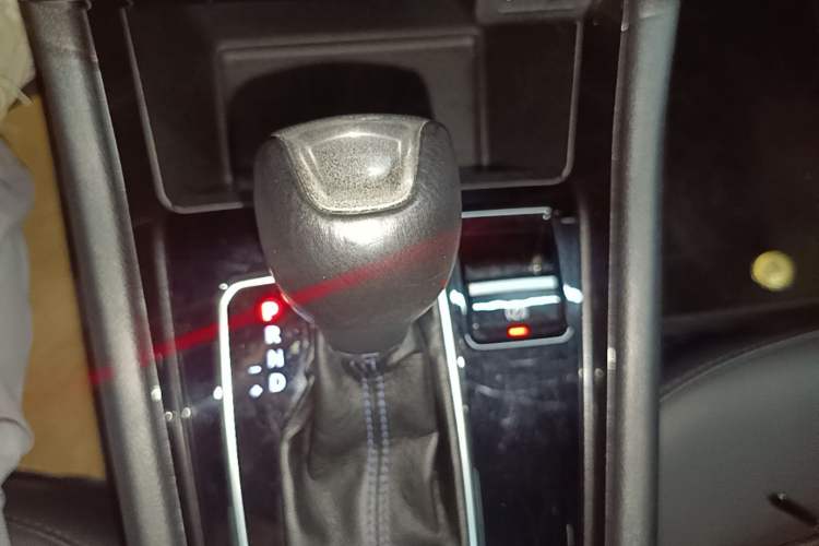 Used Jeep Compass 2021 220T Automatic Leading Edition Gear Lever