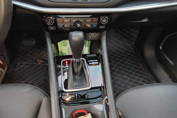 Used Jeep Compass 2021 220T Automatic Elite Edition Gear Lever