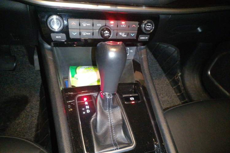 Used Jeep Compass 2021 220T Automatic Elite Edition Gear Lever
