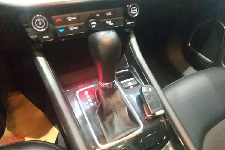 Used Jeep Compass 2021 220T Automatic Leading Edition Gear Lever
