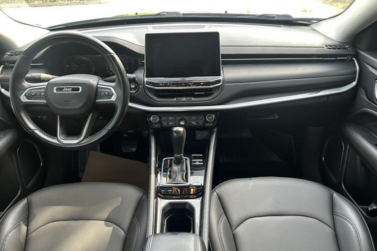 Used Jeep Compass 2021 220T Automatic Elite Edition Interior 11