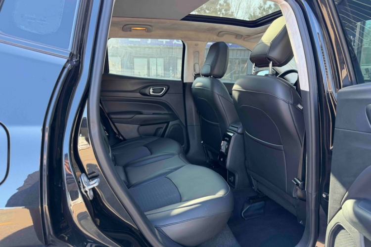 Used Jeep Compass 2021 220T Automatic Leading Edition Interior 11