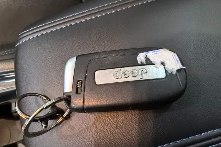 Used Jeep Compass 2021 220T Automatic Leading Edition Interior 3