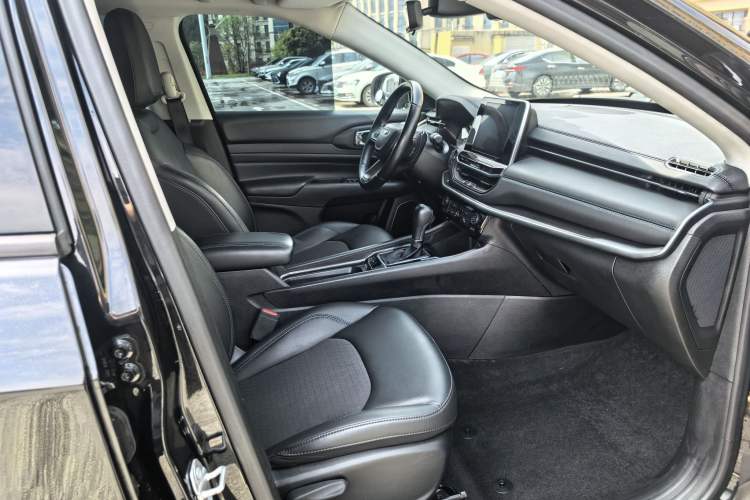 Used Jeep Compass 2021 220T Automatic Leading Edition Interior 5