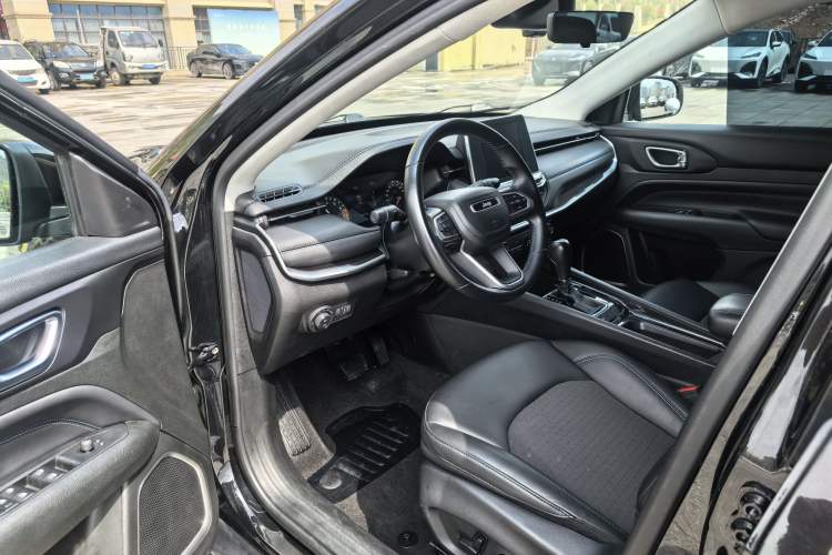 Used Jeep Compass 2021 220T Automatic Leading Edition Interior 6