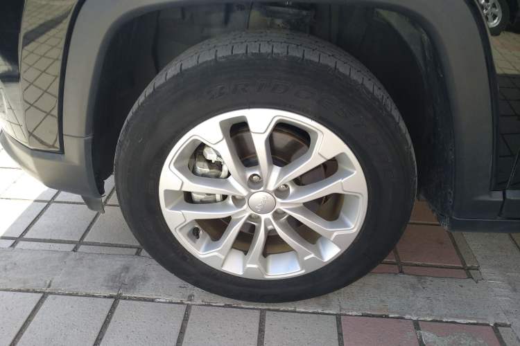 Used Jeep Compass 2021 220T Automatic Elite Edition Left Front Wheel Hub
