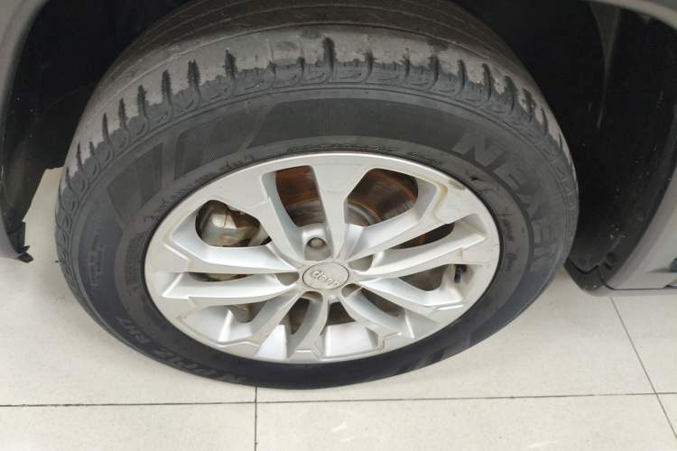 Used Jeep Compass 2021 220T Automatic Leading Edition Left Front Wheel Hub