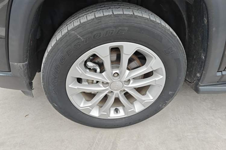 Used Jeep Compass 2021 220T Automatic Leading Edition Left Front Wheel Hub
