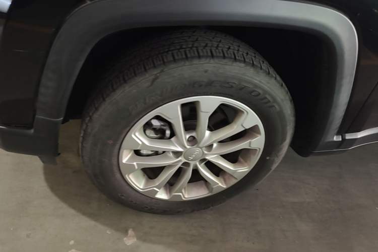 Used Jeep Compass 2021 220T Automatic Elite Edition Left Front Wheel Hub