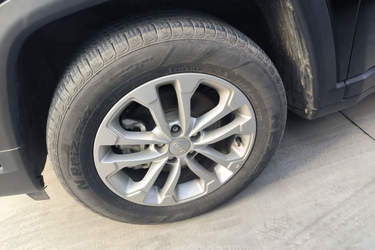 Used Jeep Compass 2021 220T Automatic Leading Edition Left Front Wheel Hub