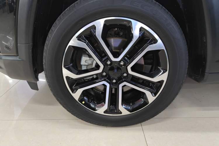 Used Jeep Compass 2021 220T Automatic Luxury Edition Left Front Wheel Hub