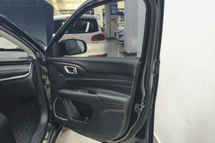 Used Jeep Compass 2021 220T Automatic Leading Edition Right Front Door Interior