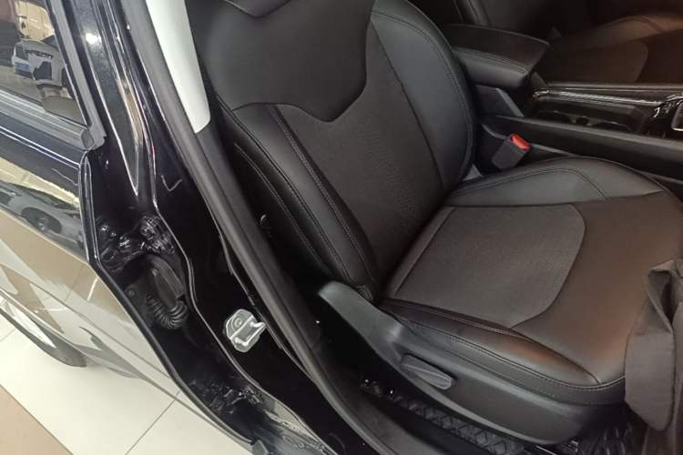 Used Jeep Compass 2021 220T Automatic Leading Edition Right Front Seat