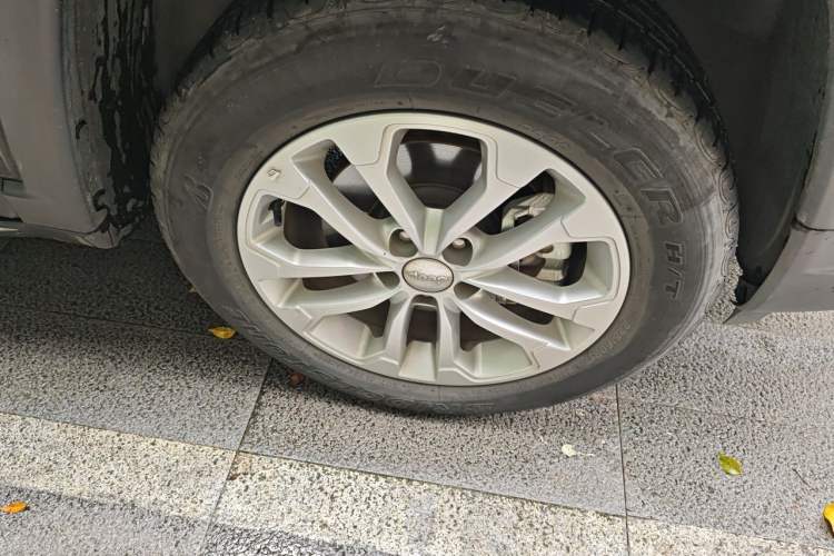 Used Jeep Compass 2021 220T Automatic Elite Edition Right Front Wheel Hub