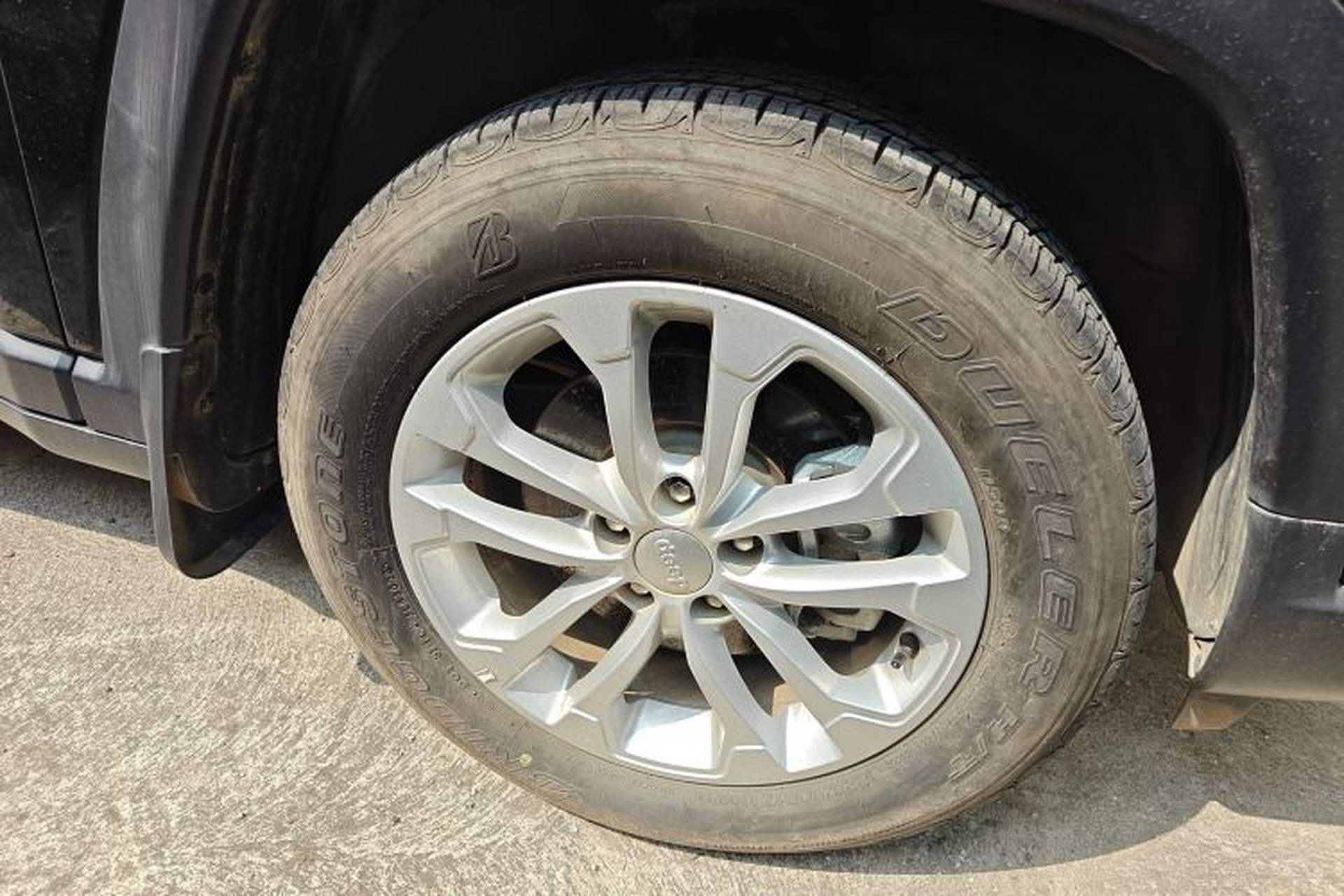 Used Jeep Compass 2021 220T Automatic Elite Edition Right Front Wheel Hub