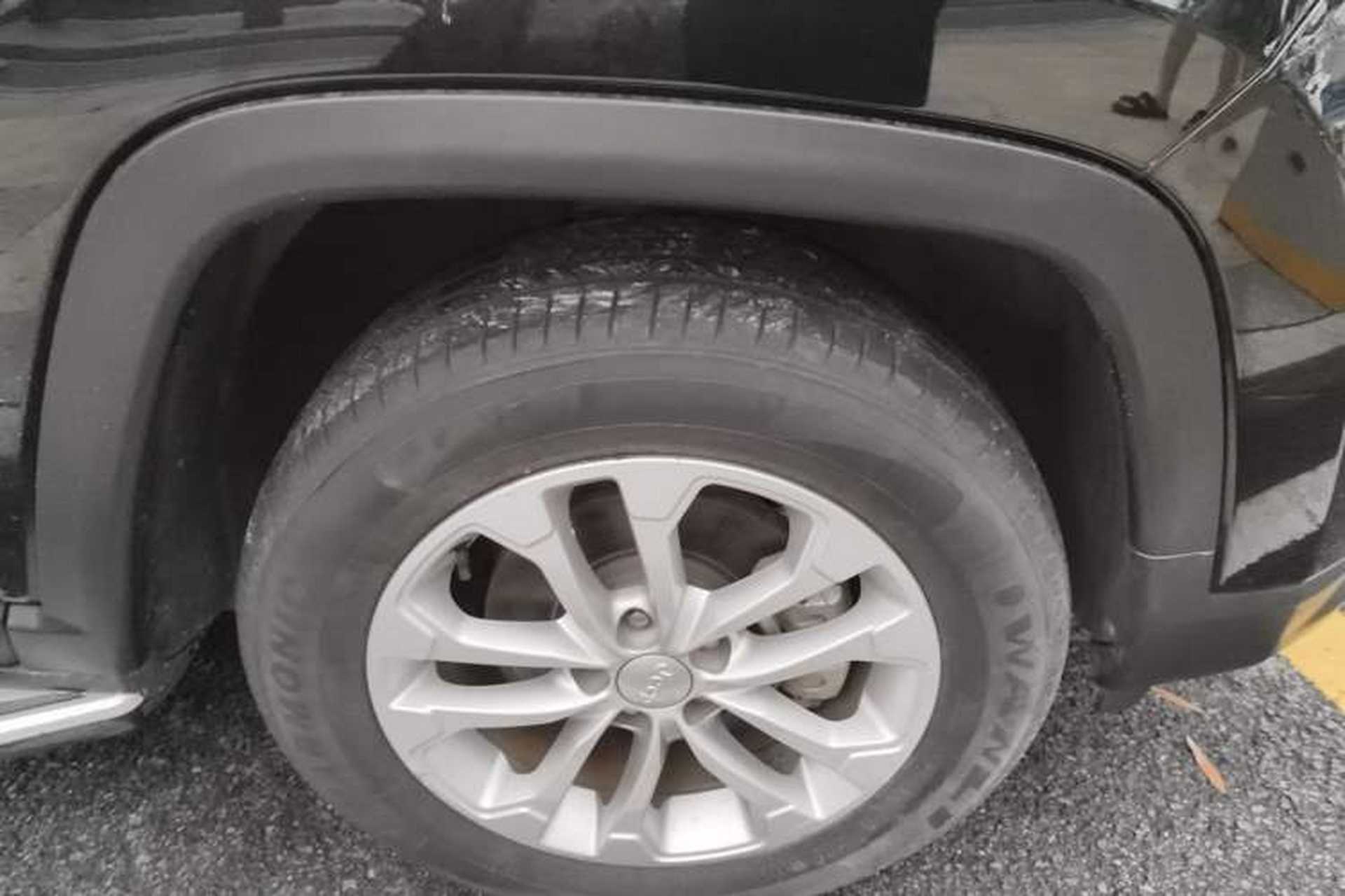 Used Jeep Compass 2021 220T Automatic Leading Edition Right Front Wheel Hub