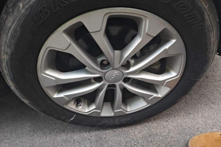 Used Jeep Compass 2021 220T Automatic Elite Edition Right Front Wheel Hub
