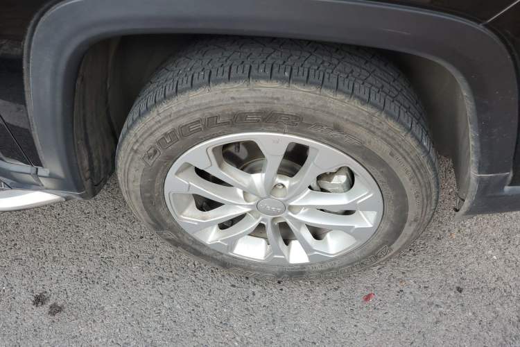 Used Jeep Compass 2021 220T Automatic Leading Edition Right Front Wheel Hub