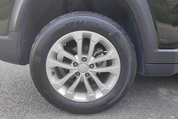 Used Jeep Compass 2021 220T Automatic Leading Edition Right Rear Wheel Hub